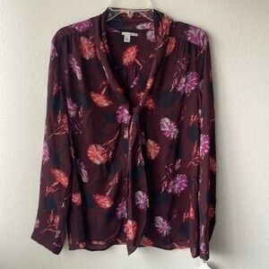NWT Halogen top women’s size large, beautiful floral polyester button up